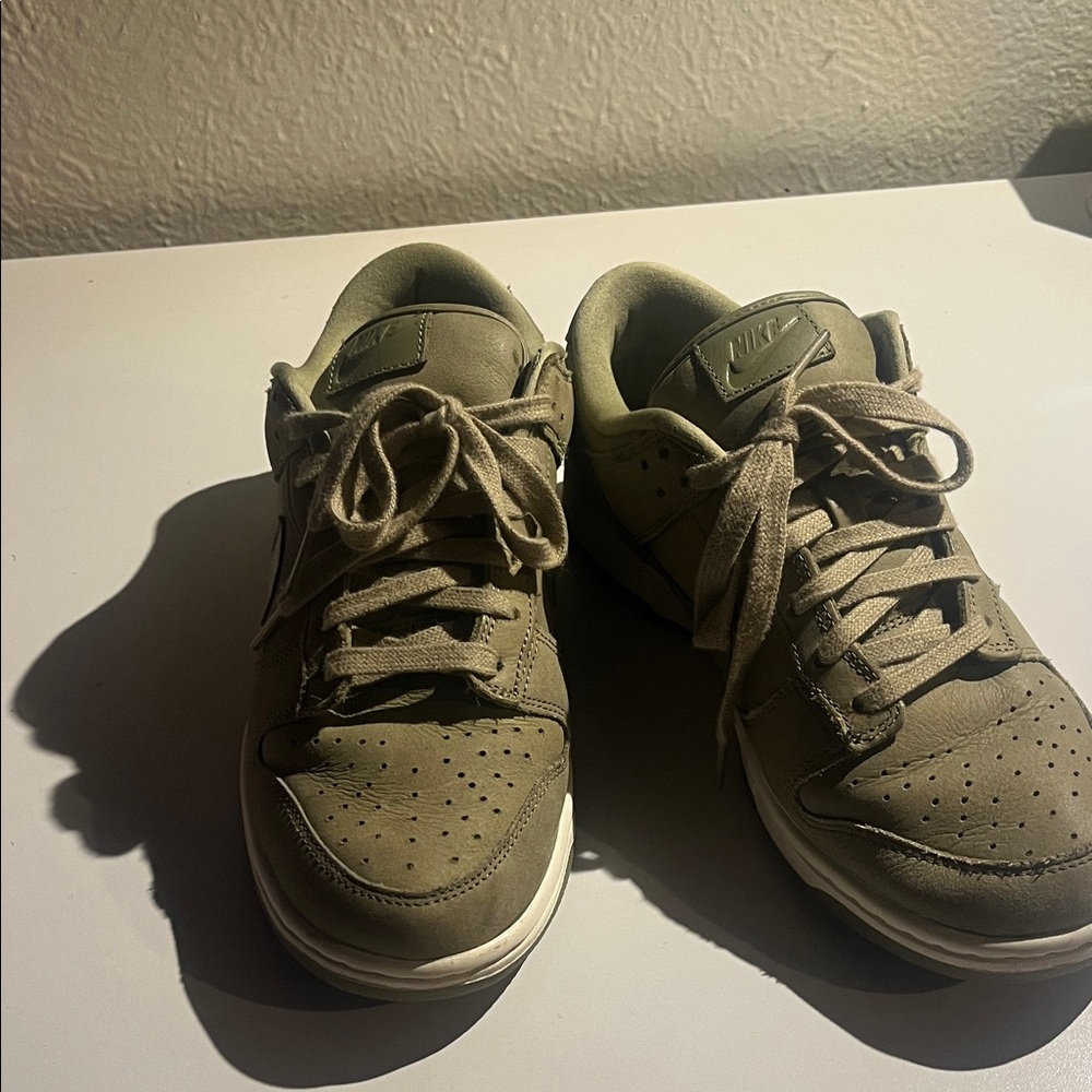 Nike Men's Olive green Sneakers